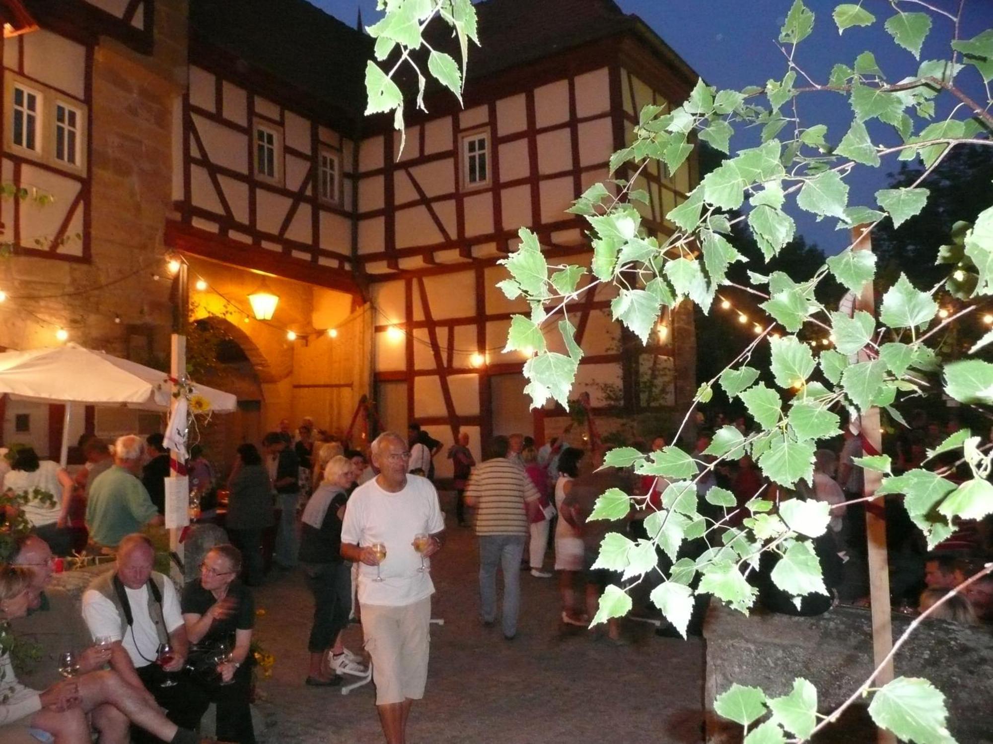 Weingut Gaestehaus Weigand Iphofen Esterno foto